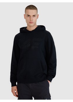 Męska bluza dresowa nierozpinana z kapturem 4F 4FWSS25TSWSM1585 - czarna ze sklepu Sportstylestory.com w kategorii Bluzy męskie - zdjęcie 186095021