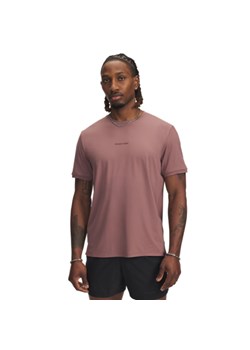 Męska koszulka treningowa Under Amrour Project Rock Iso Chill SS - różowa ze sklepu Sportstylestory.com w kategorii T-shirty męskie - zdjęcie 186095094