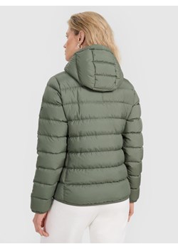 Kurtka puchowa pikowana z kapturem 4F 4FRAW25TDJAF0800 - khaki ze sklepu Sportstylestory.com w kategorii Kurtki damskie - zdjęcie 186095570