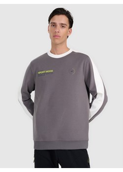 Męska bluza dresowa nierozpinana bez kaptura 4F 4FRAW25TSWSM2457 - szara ze sklepu Sportstylestory.com w kategorii Bluzy męskie - zdjęcie 186096160