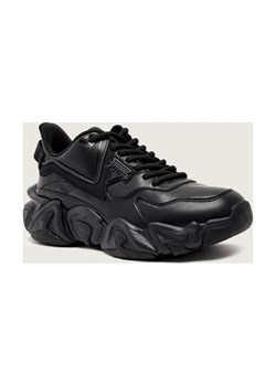 Guess Sneakersy CESI ze sklepu Gomez Fashion Store w kategorii Buty sportowe męskie - zdjęcie 186122291