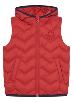 United Colors Of Benetton Kamizelka 2TWDGJ00G Czerwony Regular Fit ze sklepu MODIVO w kategorii Kamizelki męskie - zdjęcie 186125191