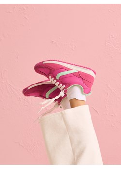 Reserved - Sneakersy z łączonych materiałów - fuksja ze sklepu Reserved w kategorii Buty sportowe dziecięce - zdjęcie 186128314