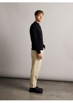 Reserved - Sztruksowe spodnie straight - złamana biel ze sklepu Reserved w kategorii Spodnie męskie - zdjęcie 186148620