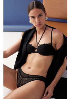 Triumph biustonosz typu balkonetka That Night In Vegas 10224874-0004, Kolor czarny, Rozmiar 70B, Triumph - id: 216732 - marki Triumph - 186163890 Triumph biustonosz typu balkonetka That Night In Vegas 10224874-0004, Kolor czarny, Rozmiar 70B, Triumph ze sklepu Intymna w kategorii Biustonosze - zdjęcie 186163890