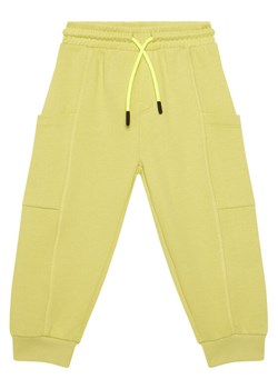 United Colors Of Benetton Spodnie dresowe 33NVGF052 Zielony Regular Fit ze sklepu MODIVO w kategorii Spodnie chłopięce - zdjęcie 186167361