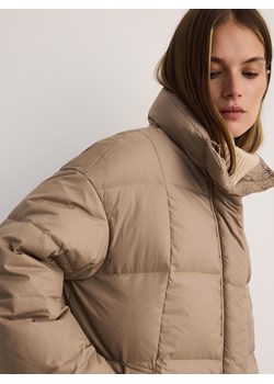 Reserved - Puchowa kurtka oversize - beżowy - id: 602AY-08X - marki Reserved - 186170492 Reserved - Puchowa kurtka oversize - beżowy ze sklepu Reserved w kategorii Kurtki damskie - zdjęcie 186170492