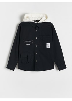 Reserved - Koszula oversize z kapturem - czarny - id: 8967X-99X - marki Reserved - 186178382 Reserved - Koszula oversize z kapturem - czarny ze sklepu Reserved w kategorii Koszule chłopięce - zdjęcie 186178382