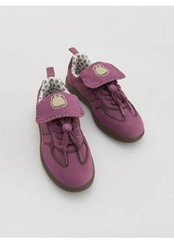 Reserved - Sneakersy Pusheen - brudny róż ze sklepu Reserved w kategorii Buty sportowe dziecięce - zdjęcie 186182113
