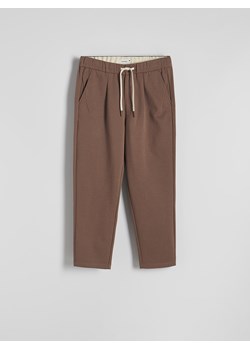 Reserved - Spodnie chino regular z domieszką lyocellu - beżowy - id: 2189W-08X - marki Reserved - 186182430 Reserved - Spodnie chino regular z domieszką lyocellu - beżowy ze sklepu Reserved w kategorii Spodnie męskie - zdjęcie 186182430