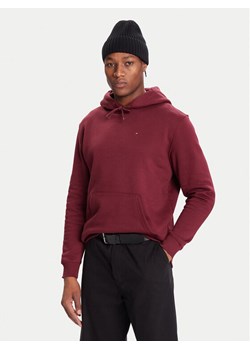 Tommy Jeans Bluza DM0DM20742 Bordowy Relaxed Fit ze sklepu MODIVO w kategorii Bluzy męskie - zdjęcie 186186730
