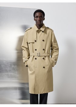 Reserved - Klasyczny trencz z paskiem - beżowy ze sklepu Reserved w kategorii Płaszcze męskie - zdjęcie 186189513