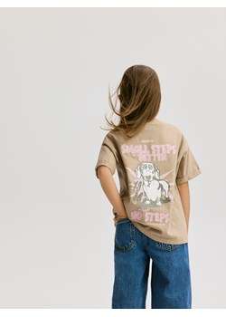 Reserved - T-shirt z nadrukiem i haftem - beżowy ze sklepu Reserved w kategorii Bluzki dziewczęce - zdjęcie 186189544