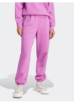 adidas Spodnie dresowe w kolorze fioletowym - id: 16932665 - marki adidas - 186195184 adidas Spodnie dresowe w kolorze fioletowym ze sklepu Limango Polska w kategorii Spodnie damskie - zdjęcie 186195184