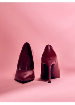 Reserved - Czółenka na szpilce - bordowy - id: 076CQ-83X - marki Reserved - 186197284 Reserved - Czółenka na szpilce - bordowy ze sklepu Reserved w kategorii Czółenka - zdjęcie 186197284