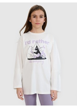Dziewczęcy longsleeve z nadrukiem 4F 4FJRSS25TLONF542 - biały ze sklepu Sportstylestory.com w kategorii Bluzki dziewczęce - zdjęcie 186202012