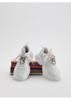 Reserved - Lekkie sneakersy Hello Kitty - biały ze sklepu Reserved w kategorii Buty sportowe dziecięce - zdjęcie 186209123