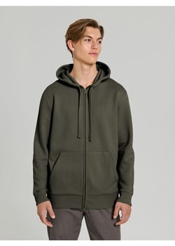 Sinsay - Rozpinana bluza z kapturem i kieszeniami - zielony ze sklepu Sinsay w kategorii Bluzy męskie - zdjęcie 186209674