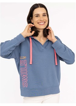 Zwillingsherz Bluza &quot;Smile&quot; w kolorze niebieskim ze sklepu Limango Polska w kategorii Bluzy damskie - zdjęcie 186212211
