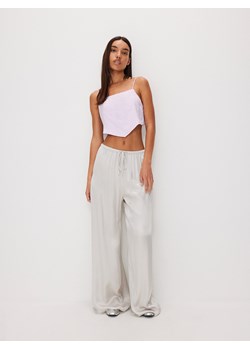 Reserved - Satynowe spodnie palazzo z wiskozy - jasnoszary ze sklepu Reserved w kategorii Spodnie damskie - zdjęcie 186216483