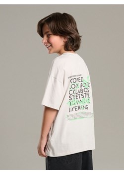 Sinsay - Koszulka oversize z nadrukiem na plecach - szary ze sklepu Sinsay w kategorii T-shirty chłopięce - zdjęcie 186218412