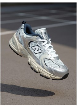 New Balance Sneakersy GR530KA Srebrny ze sklepu MODIVO w kategorii Buty sportowe dziecięce - zdjęcie 186218874