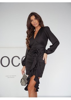elegancka sukienka flowers z marszczeniem i różą polski producent miluna brand - czarna ze sklepu STYLOWO w kategorii Sukienki - zdjęcie 186219314