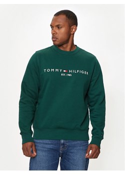 Tommy Hilfiger Bluza Logo MW0MW11596 Zielony Regular Fit ze sklepu MODIVO w kategorii Bluzy męskie - zdjęcie 186229640