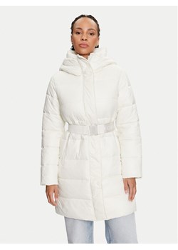 Calvin Klein Jeans Płaszcz zimowy J20J223578 Écru Regular Fit ze sklepu MODIVO w kategorii Kurtki damskie - zdjęcie 186233852