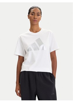 adidas T-Shirt Holiday Metallic Graphic JM4427 Biały Regular Fit ze sklepu MODIVO w kategorii Bluzki damskie - zdjęcie 186247911