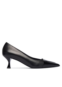 Czółenka LOVE MOSCHINO JA10535G0NIA400A Czarny ze sklepu eobuwie.pl w kategorii Czółenka - zdjęcie 186252214