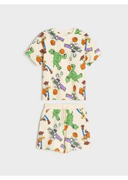 Sinsay - Komplet: koszulka i szorty Toy Story - kremowy - id: 6681X-01X - marki Sinsay - 186263962 Sinsay - Komplet: koszulka i szorty Toy Story - kremowy ze sklepu Sinsay w kategorii Piżamy dziecięce - zdjęcie 186263962