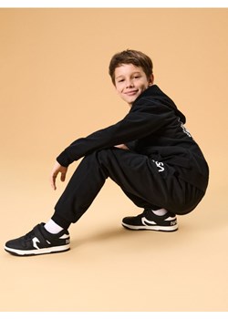 Sinsay - Sneakersy z imitacji skóry NASA - czarny - id: 844EK-99X - marki Sinsay - 186263990 Sinsay - Sneakersy z imitacji skóry NASA - czarny ze sklepu Sinsay w kategorii Buty sportowe dziecięce - zdjęcie 186263990