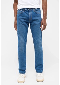 Męskie Spodnie Jeansowe Mustang Style Orlando Slim Denim Blue 1016314 5000 581 ze sklepu YouNeedit.pl w kategorii Jeansy męskie - zdjęcie 186266163