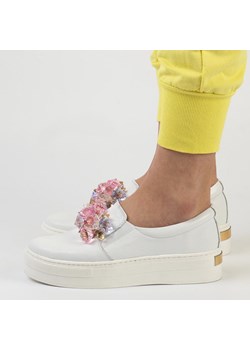 Białe skórzane Polskie półbuty damskie Deoni D126a ze sklepu suzana.pl w kategorii Trampki damskie - zdjęcie 186273472