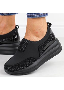 Czarne sneakersy damskie na koturnie DiA 880-157 ze sklepu suzana.pl w kategorii Buty sportowe damskie - zdjęcie 186273621