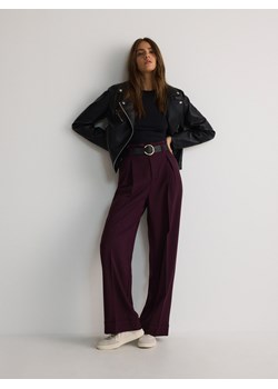 Reserved - Szerokie spodnie z paskiem - burgundowy ze sklepu Reserved w kategorii Spodnie damskie - zdjęcie 186282552