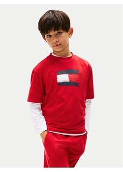 Tommy Hilfiger T-Shirt Flag Archive KB0KB10111 Czerwony Regular Fit ze sklepu MODIVO w kategorii T-shirty chłopięce - zdjęcie 186283751