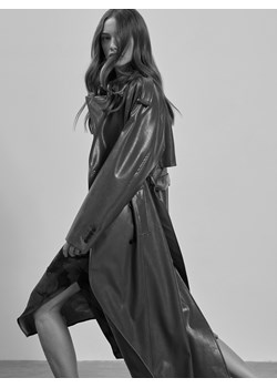 Reserved - Trencz z imitacji skóry - czerwony - id: 117FG-33X - marki Reserved - 186285991 Reserved - Trencz z imitacji skóry - czerwony ze sklepu Reserved w kategorii Płaszcze damskie - zdjęcie 186285991