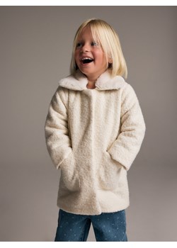 Reserved - Płaszcz ze sztucznego baranka - złamana biel ze sklepu Reserved w kategorii Płaszcze dziewczęce - zdjęcie 186287940