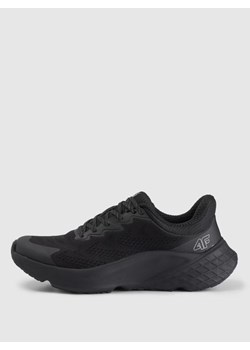 Męskie buty do biegania 4F Freemove Elevated Mesh 4FRSS25FSPOM164 - czarne ze sklepu Sportstylestory.com w kategorii Buty sportowe męskie - zdjęcie 186288504