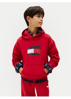Tommy Hilfiger Bluza Flag KB0KB10112 Czerwony Regular Fit ze sklepu MODIVO w kategorii Bluzy chłopięce - zdjęcie 186291030
