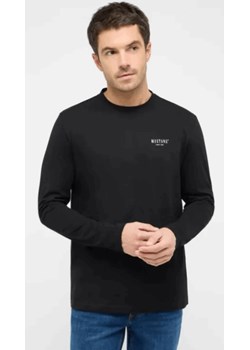 Męski LONGSLEEVE MUSTANG Asheville Black 1016290 4142 ze sklepu YouNeedit.pl w kategorii T-shirty męskie - zdjęcie 186293372