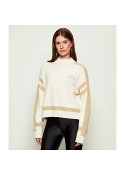 GUESS Półgolf KAMILA | Relaxed fit ze sklepu Gomez Fashion Store w kategorii Swetry damskie - zdjęcie 186306294