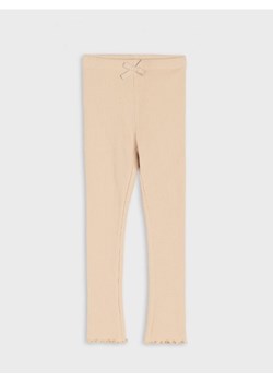 Sinsay - Prążkowane legginsy - beżowy - id: 896GH-80X - marki Sinsay - 186317452 Sinsay - Prążkowane legginsy - beżowy ze sklepu Sinsay w kategorii Spodnie dziewczęce - zdjęcie 186317452