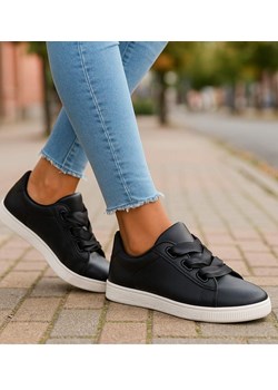Czarne wiązane trampki damskie /G6-1 17509 W093/ ze sklepu Pantofelek24.pl w kategorii Trampki damskie - zdjęcie 186319054