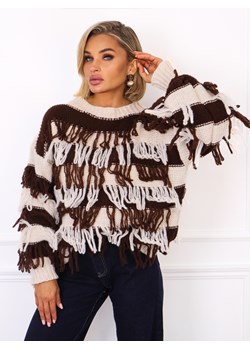 SWETER BEŻOWY W PASKI KOLORU CZEKOLADOWEGO Z FRĘDZLAMI ze sklepu olika.com.pl w kategorii Swetry damskie - zdjęcie 186319343