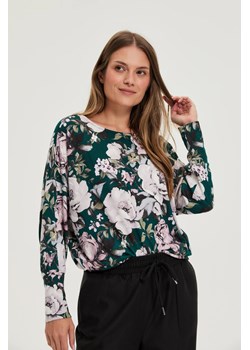 Sweter w kwiaty zielony ze sklepu Moodo.pl w kategorii Swetry damskie - zdjęcie 186321052