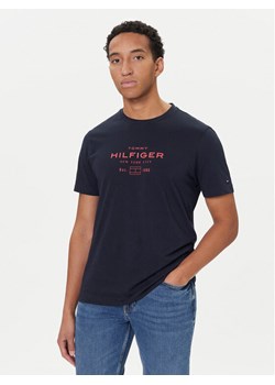 Tommy Hilfiger T-Shirt Stack Graphic MW0MW40002 Granatowy Regular Fit ze sklepu MODIVO w kategorii T-shirty męskie - zdjęcie 186323311