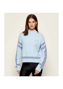 GUESS Półgolf KAMILA | Relaxed fit ze sklepu Gomez Fashion Store w kategorii Swetry damskie - zdjęcie 186381622
